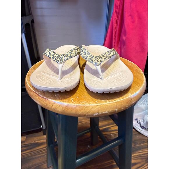 Crocs Women’s Kadee II Leopard Flip Flop Size 10 - Picture 2 of 8